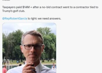 Video: Rep. James Walkinshaw (D-VA11) Checks Out the Reflecting Pool, Finds That “when you give a no-bid contract to your Mar a Lago buddy who runs ‘Greenwater Services’, you get more green water!”